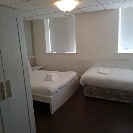 Gloucester House 2*